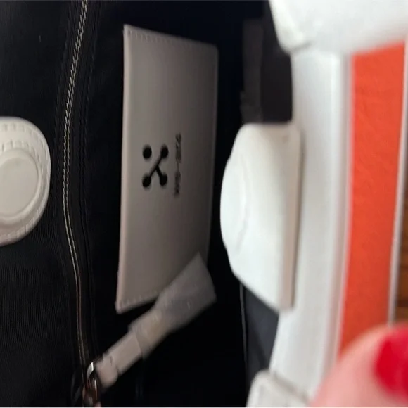 we-ar4 ICONIC pastry box bag in orange and white 100% leather - Picture 3 of 4